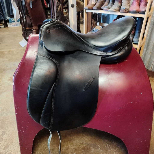 Great starter Dressage saddle