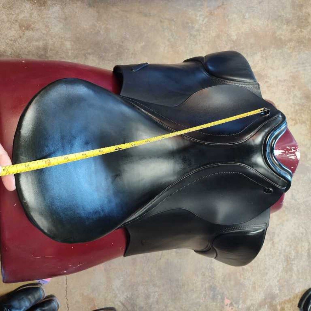 Great starter Dressage saddle