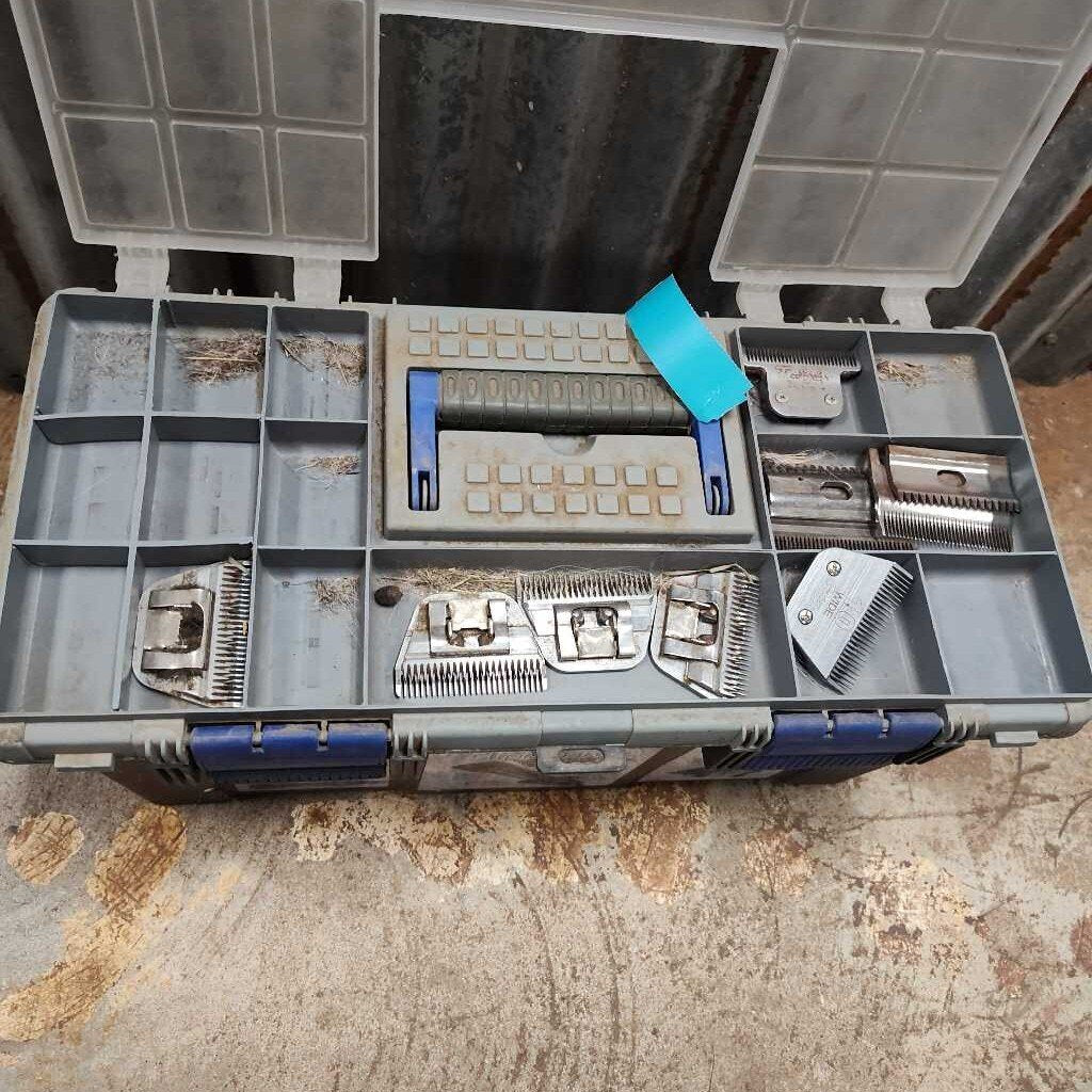 Body clippers- with extras