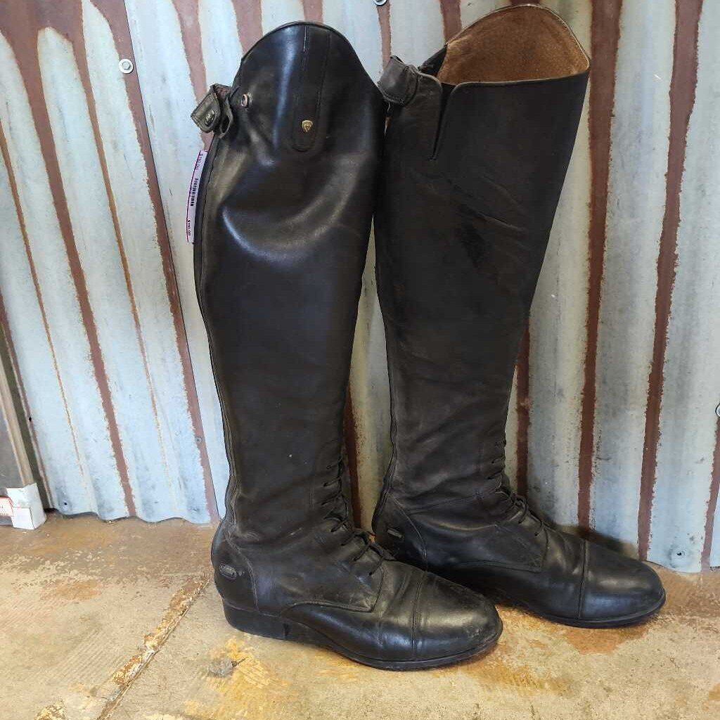 Field boots