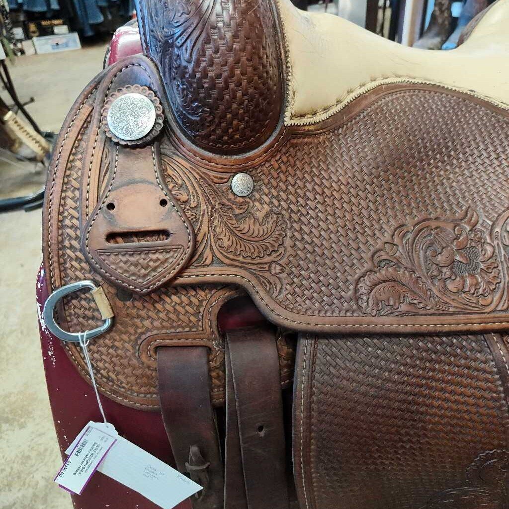 Beautiful cowhorse/ reining saddle