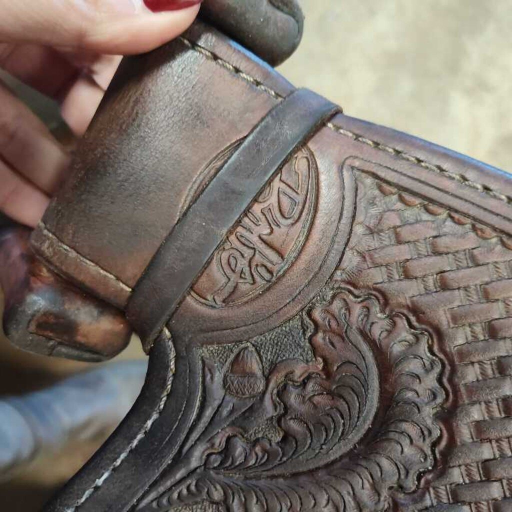Beautiful cowhorse/ reining saddle