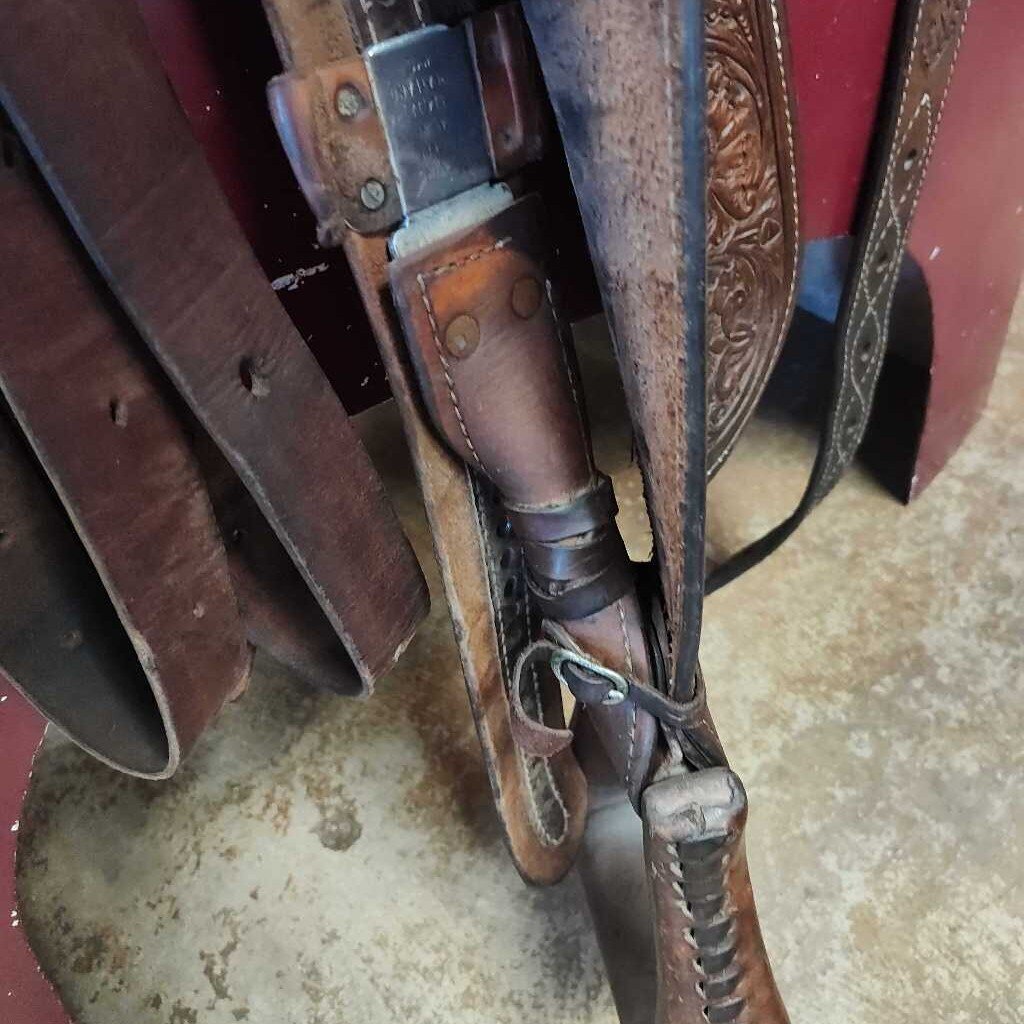 Beautiful cowhorse/ reining saddle