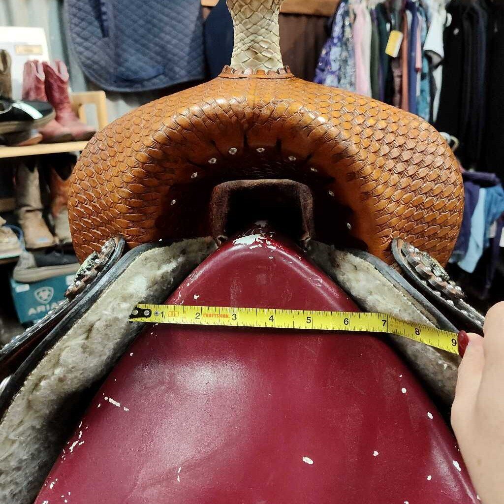 barrel/ trail saddle