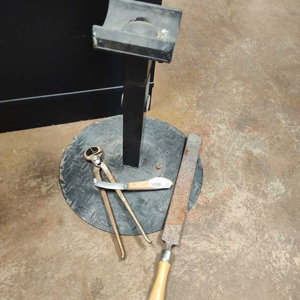 Hoof trimming stand and tools