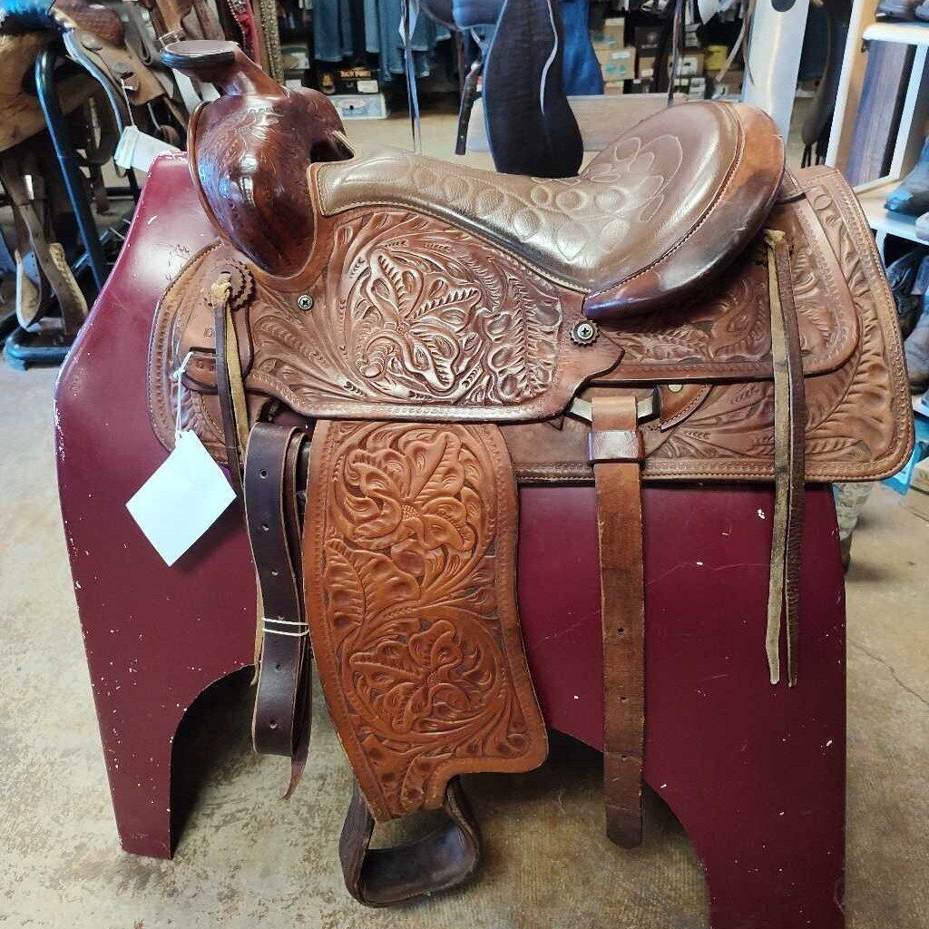 older western saddle in great condition
