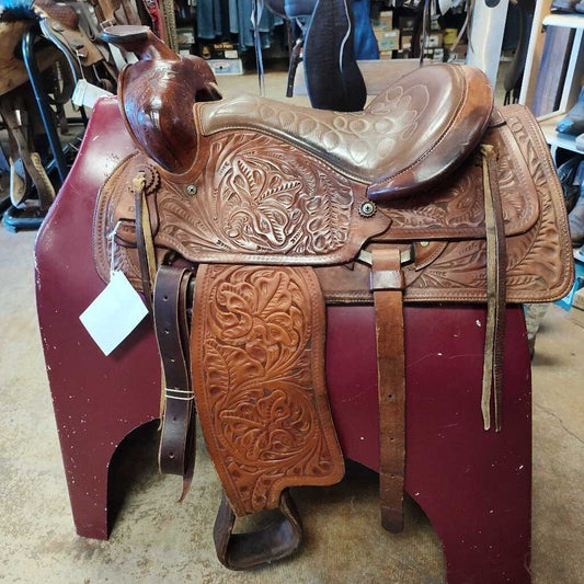 older western saddle in great condition