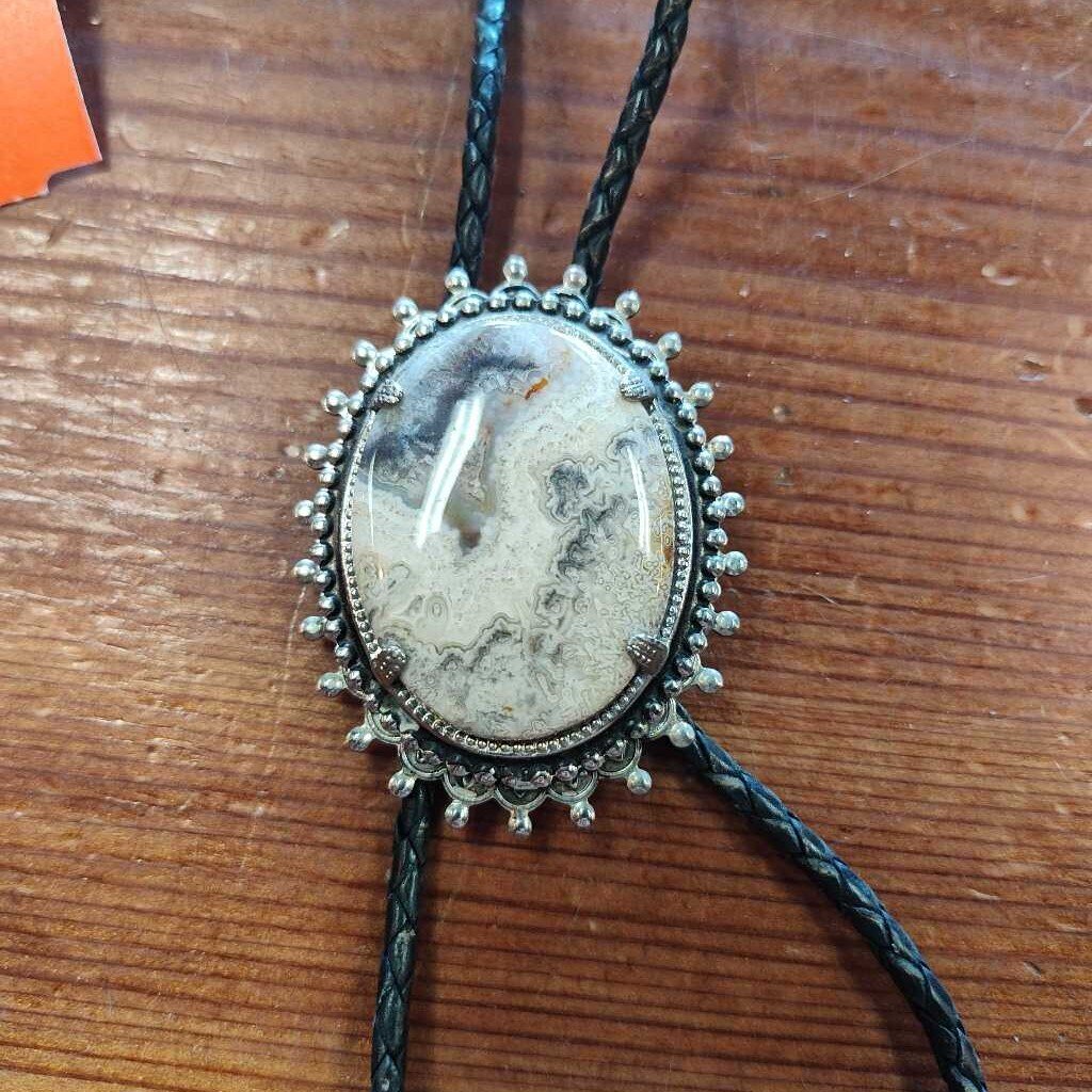 bolo tie