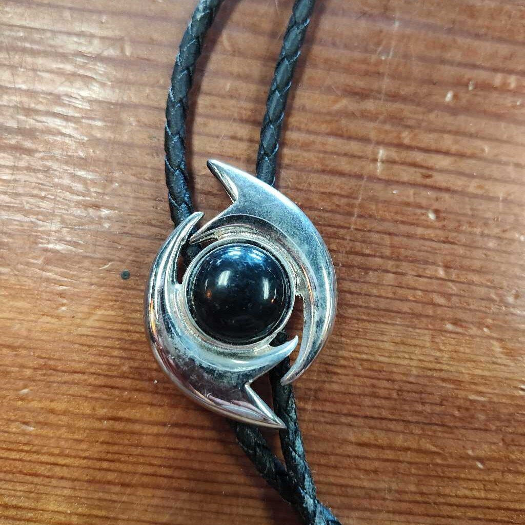 bolo tie