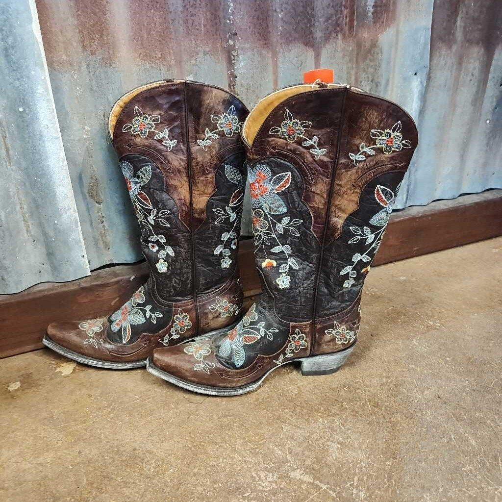 Beautiful ladies boots