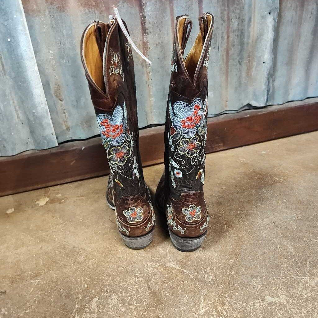 Beautiful ladies boots