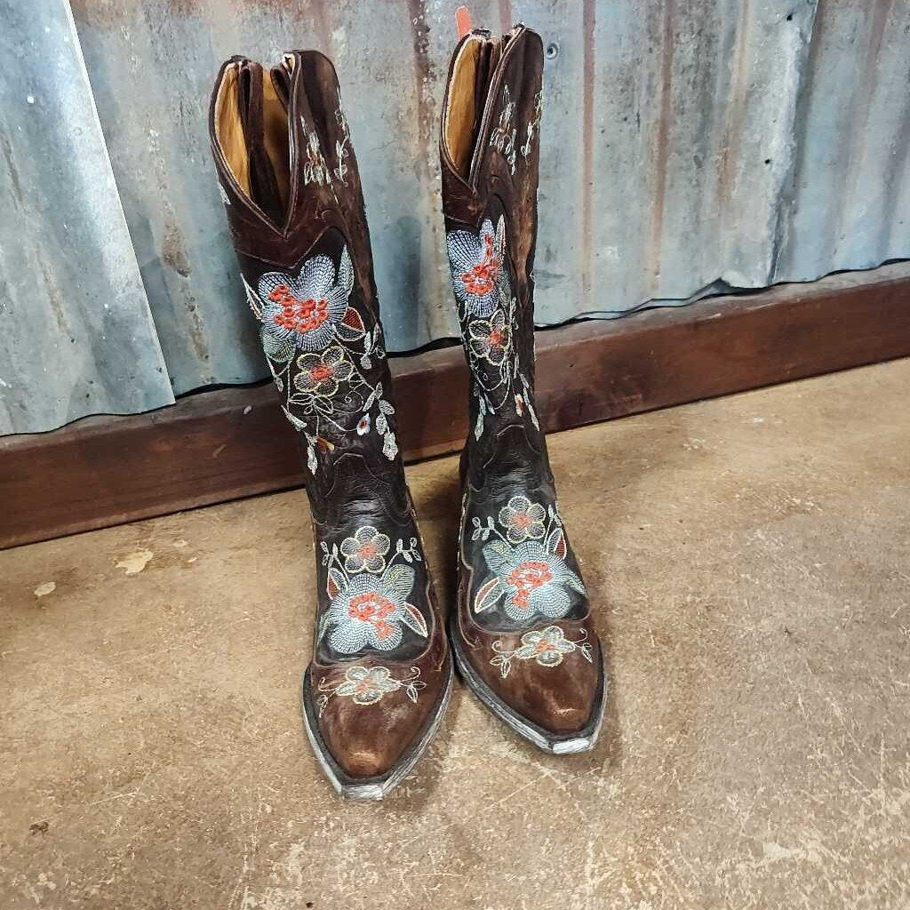 Beautiful ladies boots