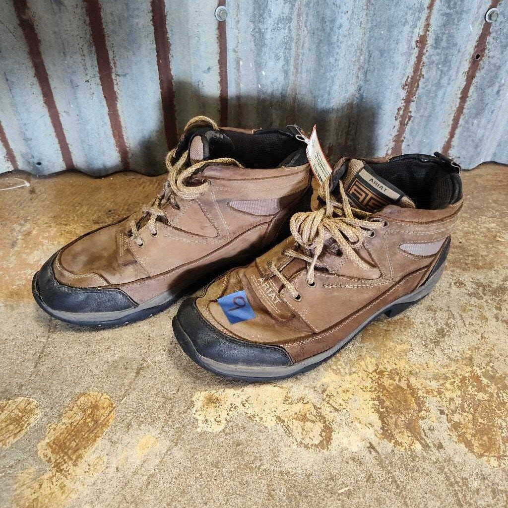 lace up trail boots