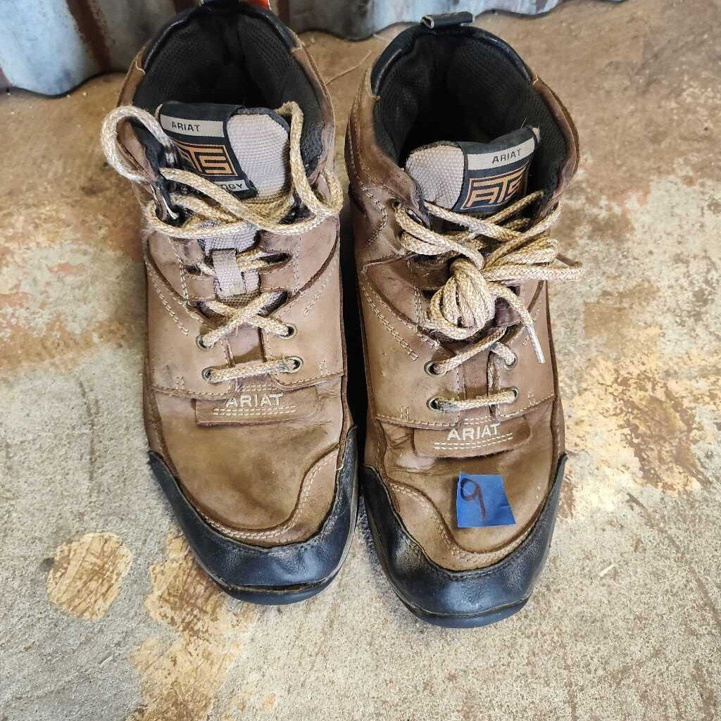 lace up trail boots
