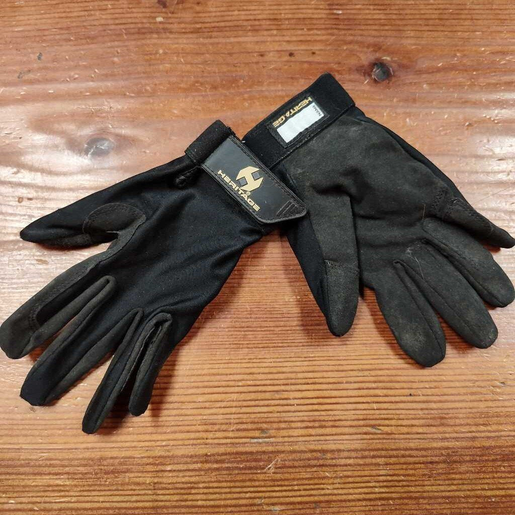 Thin summer gloves
