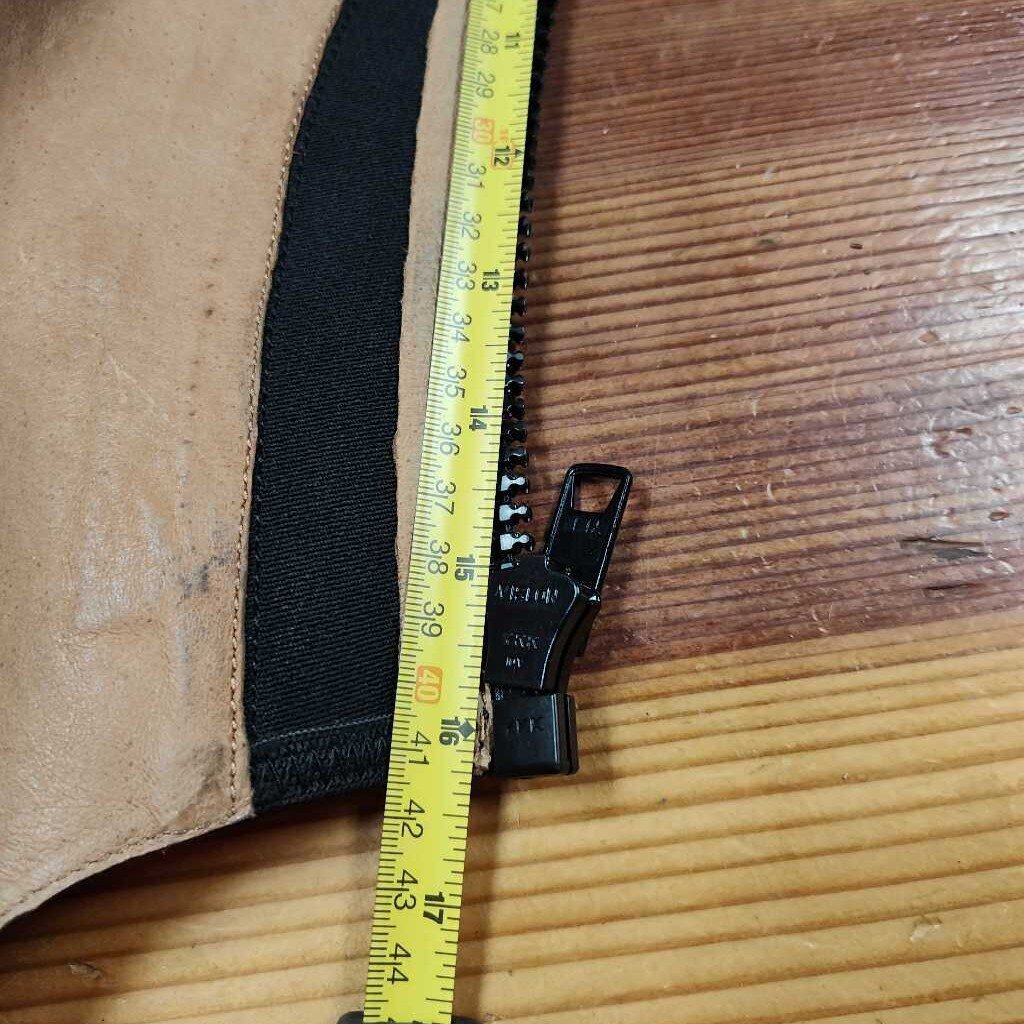 Like new- Close Contour- adult