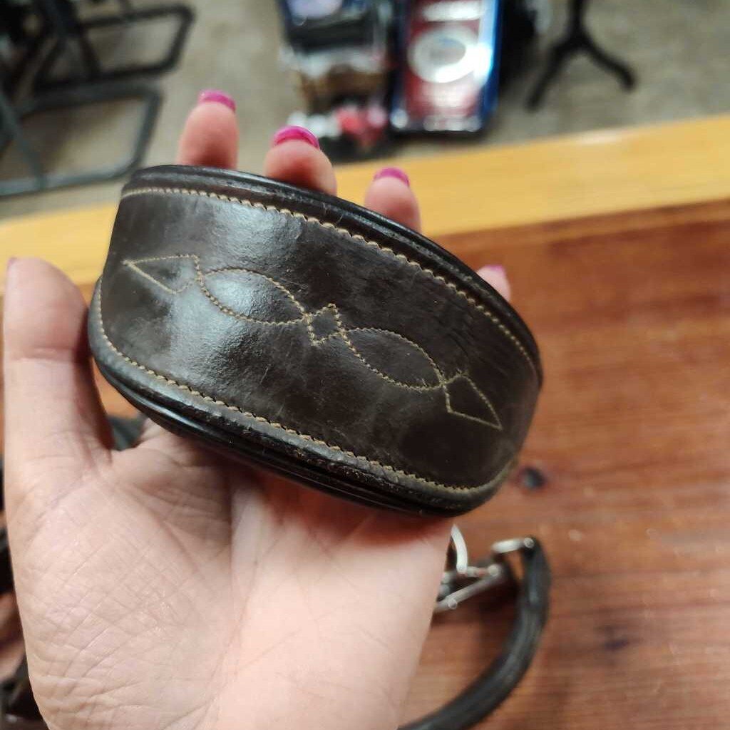 Padded- fancy stitch, damage to crown