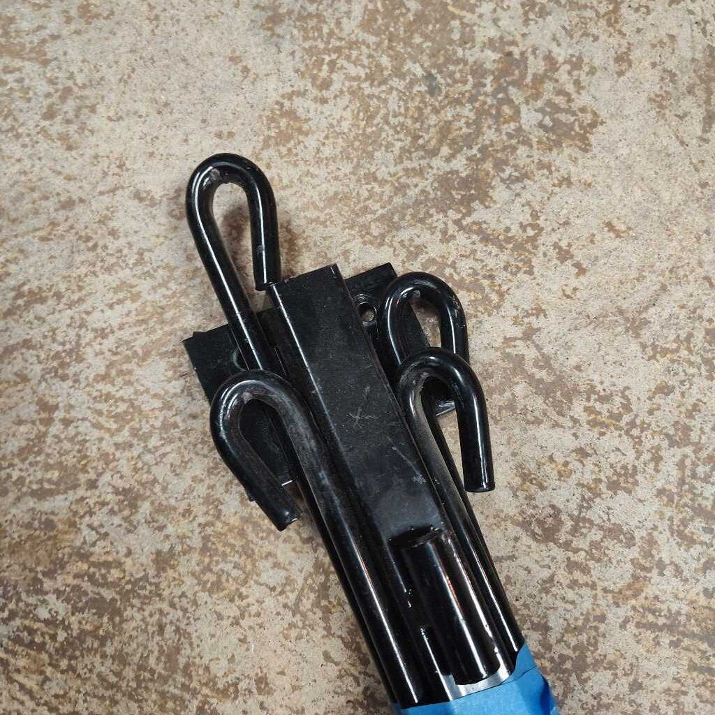 Saddle pad holder