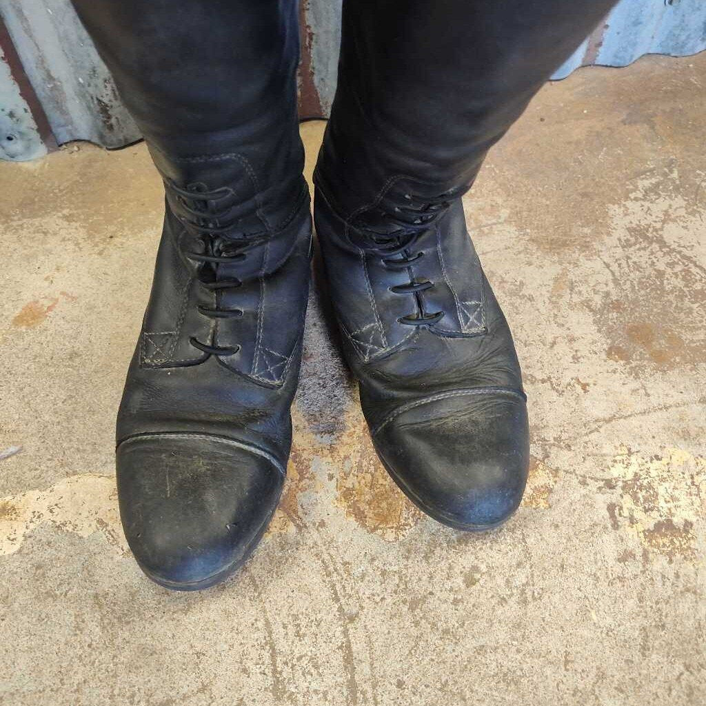 Field boots