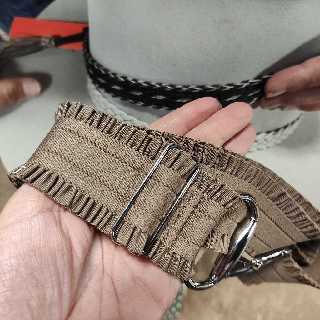 Bit detail- ruffles elastic