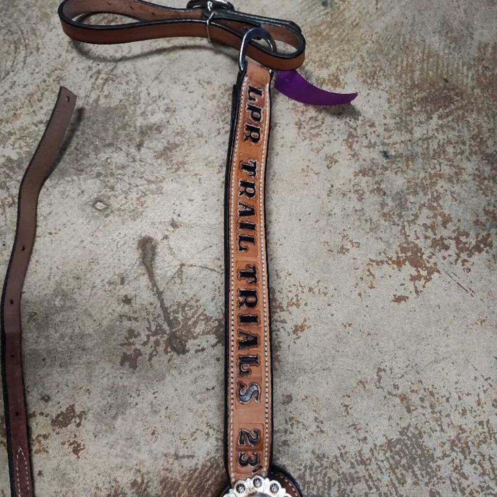 trophy breast collar