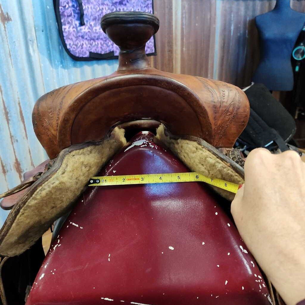Starter western saddle