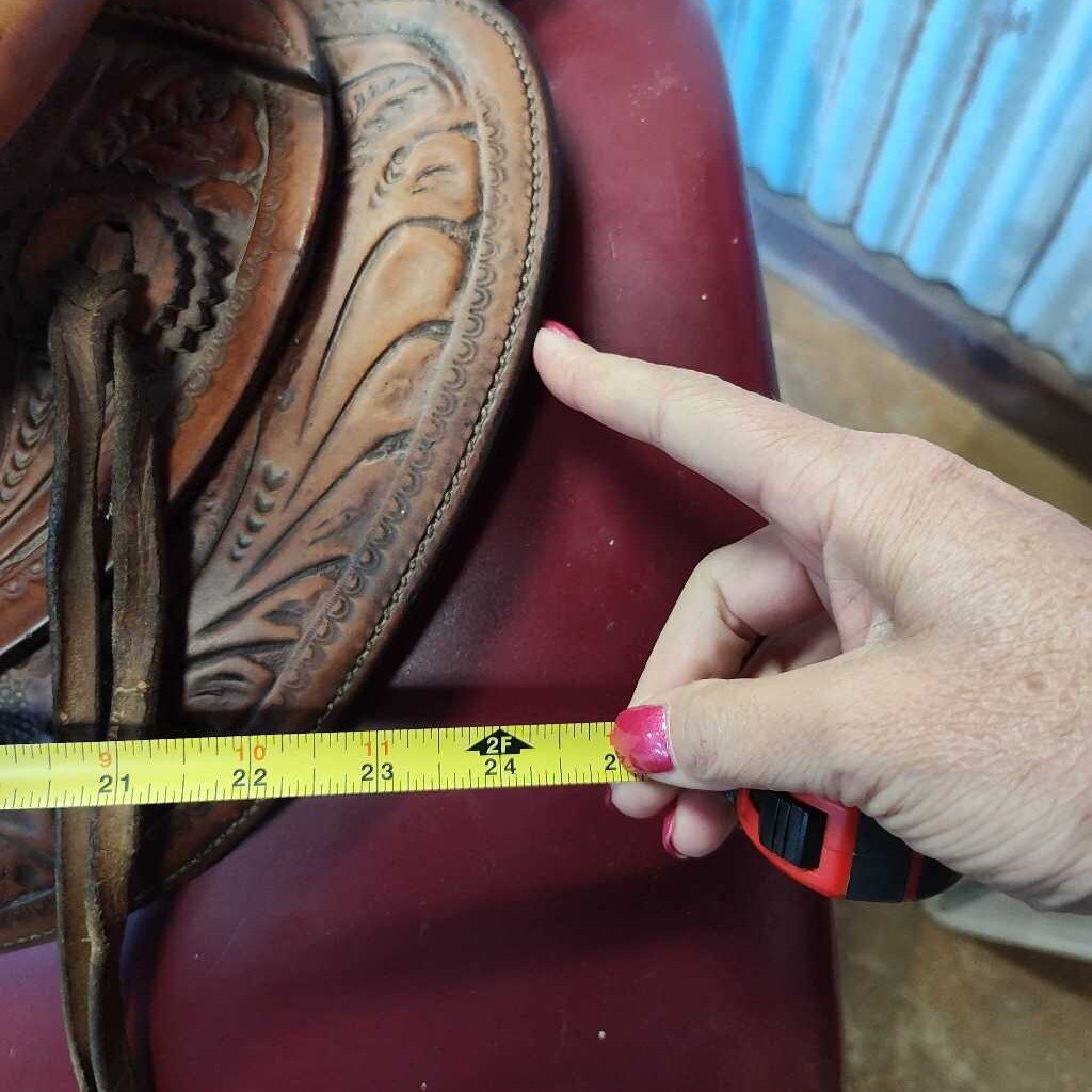 Starter western saddle