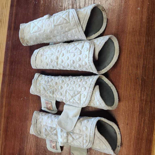 Set of 4 soft brushing style boots