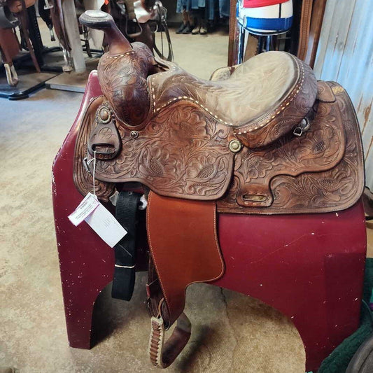 Starter western saddle