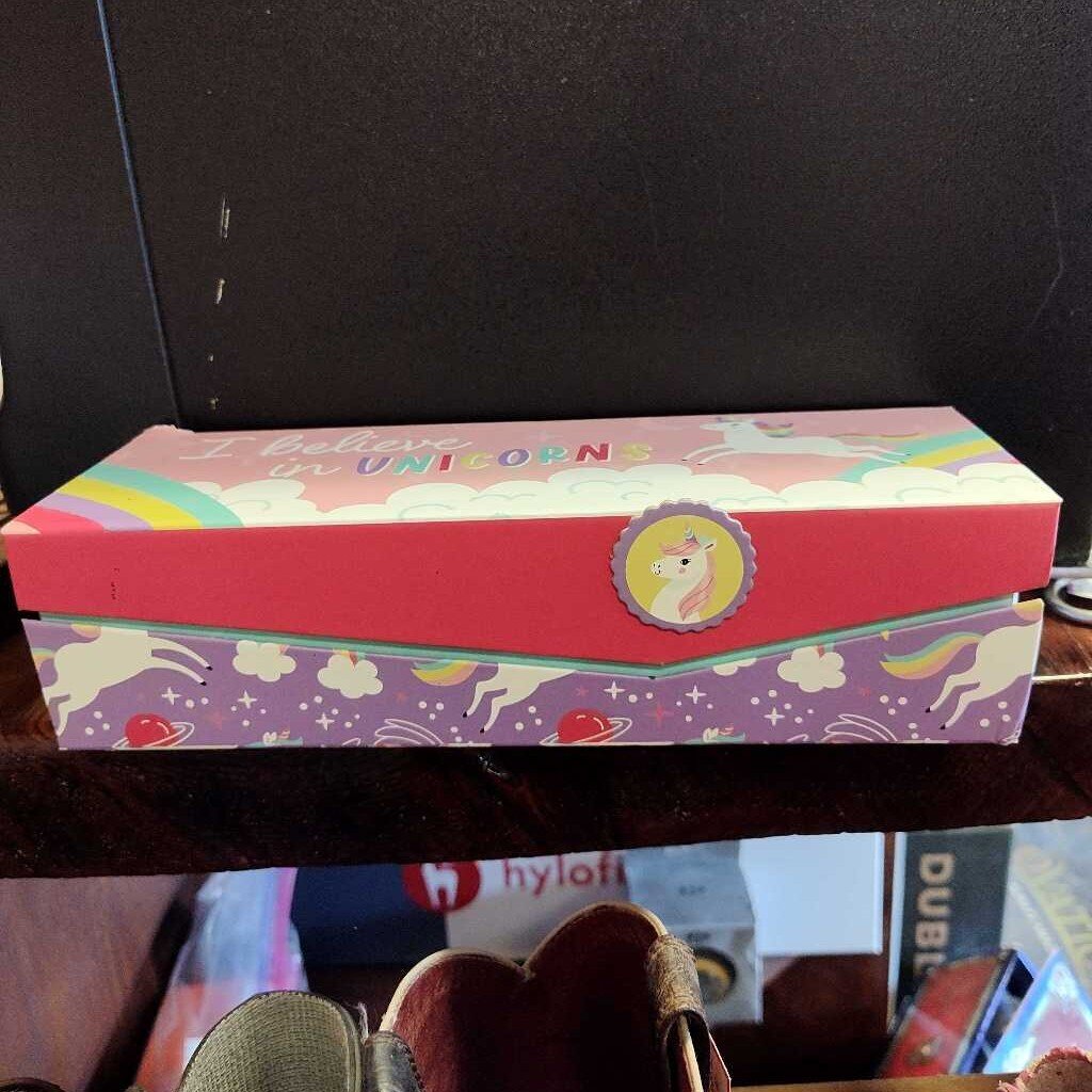 Box- unicorn