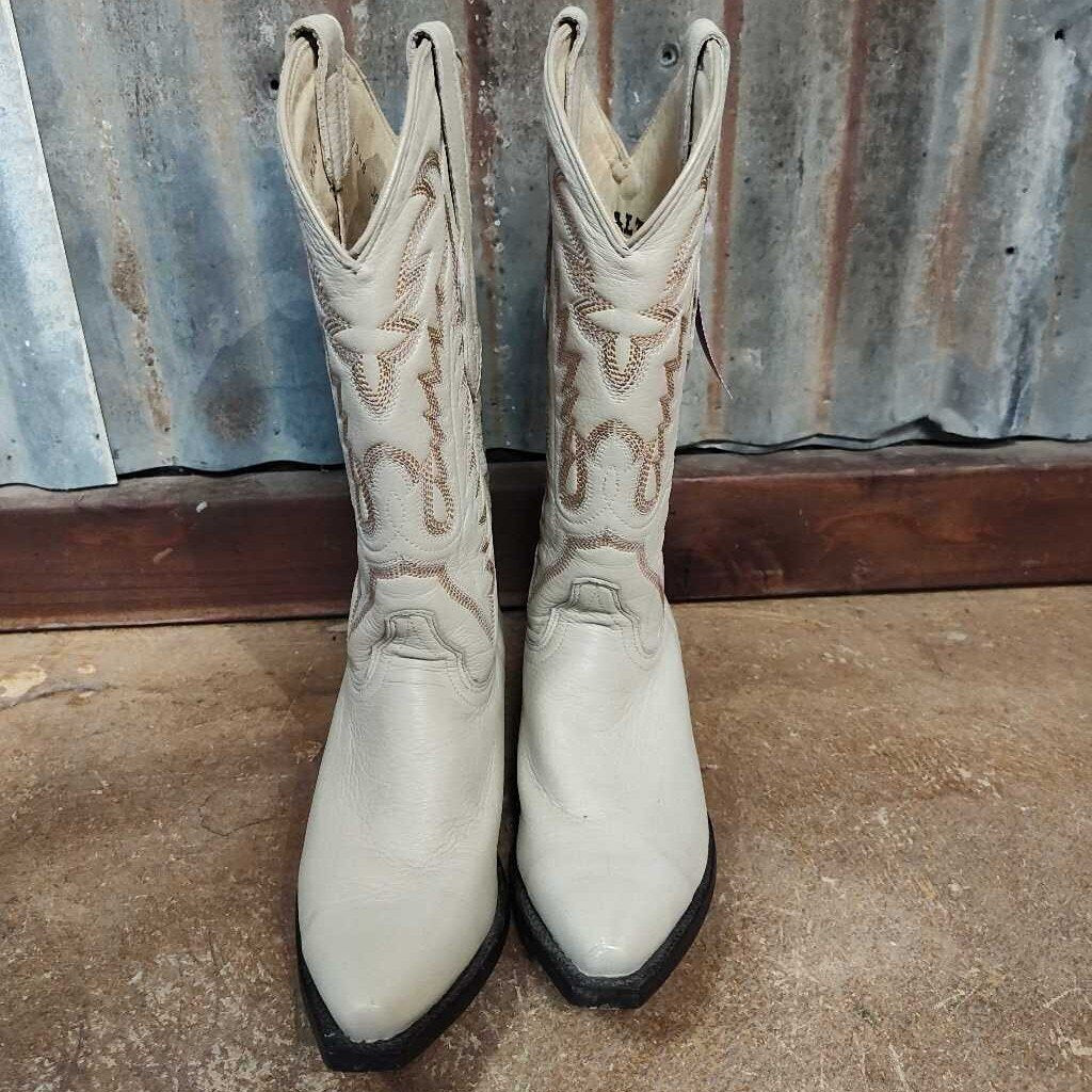 Snip toe boots- ladies