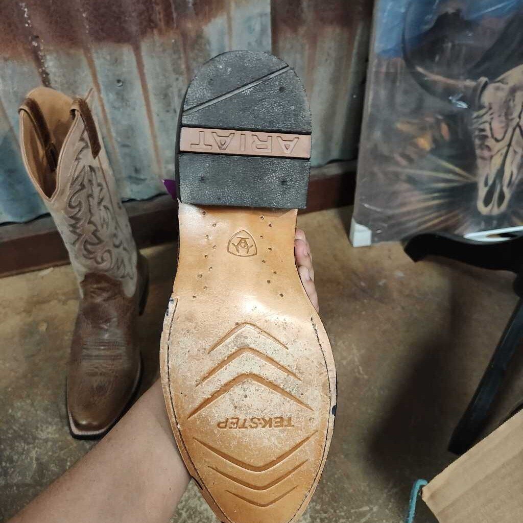 Mens- VERY lightly used