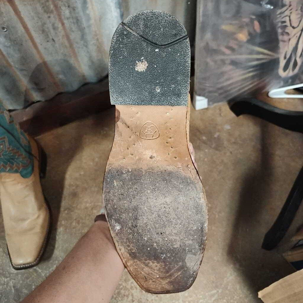 Mens- VERY lightly used