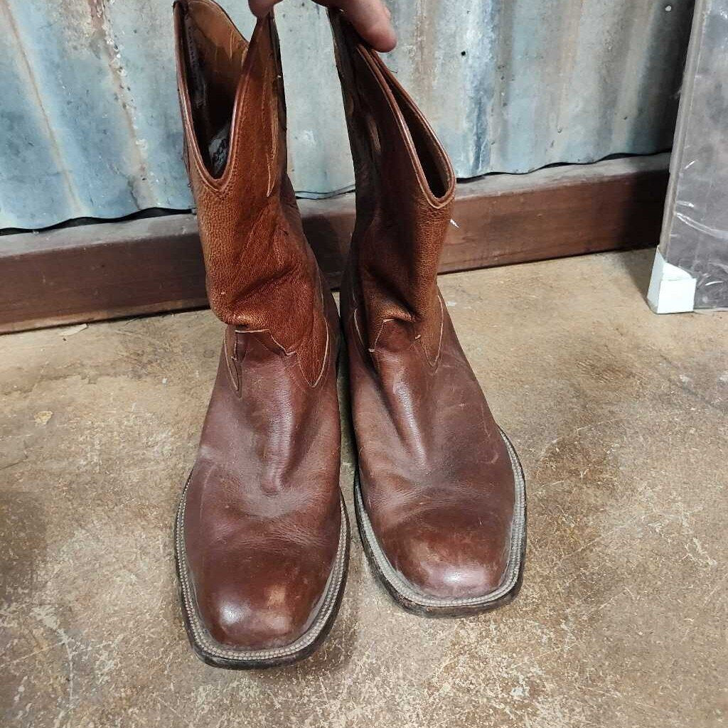 Mens- VERY lightly used