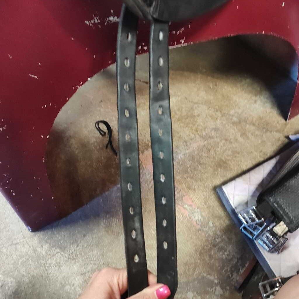 Dressage saddle