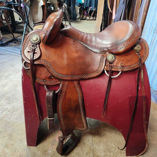 Leather endurance saddle
