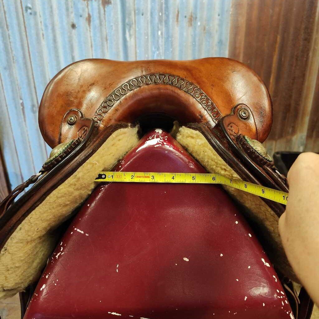 Leather endurance saddle