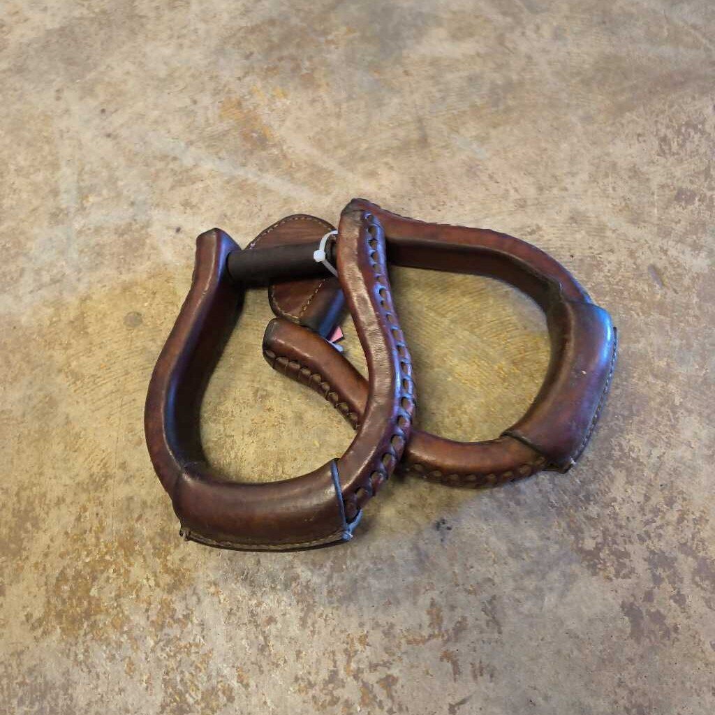 Oxbow stirrups