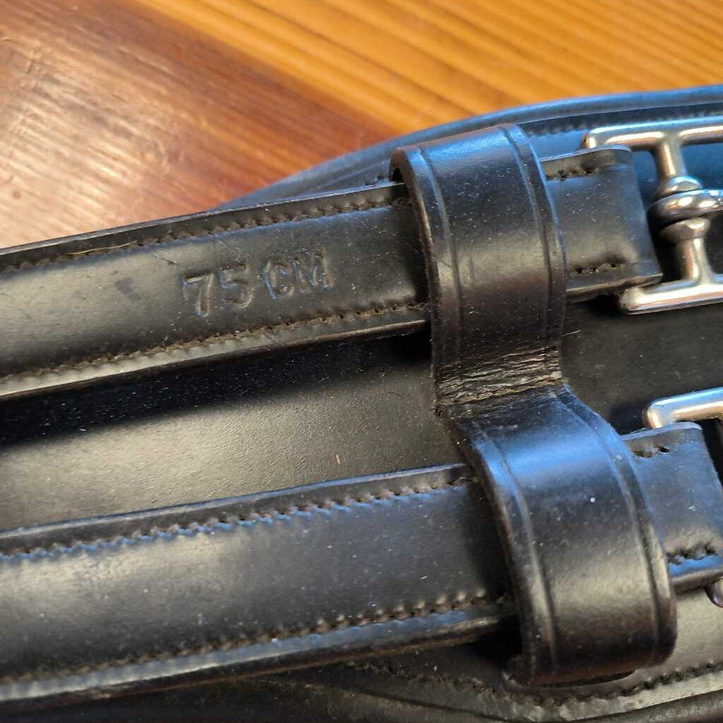 Dressage girth
