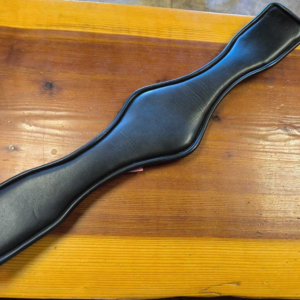 Dressage girth