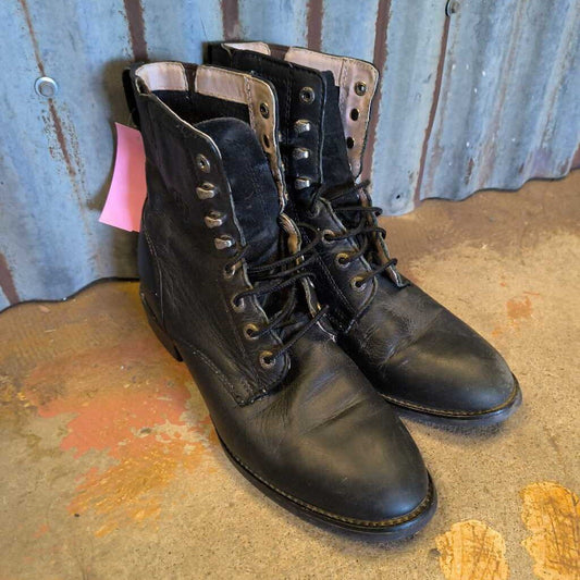 lace up