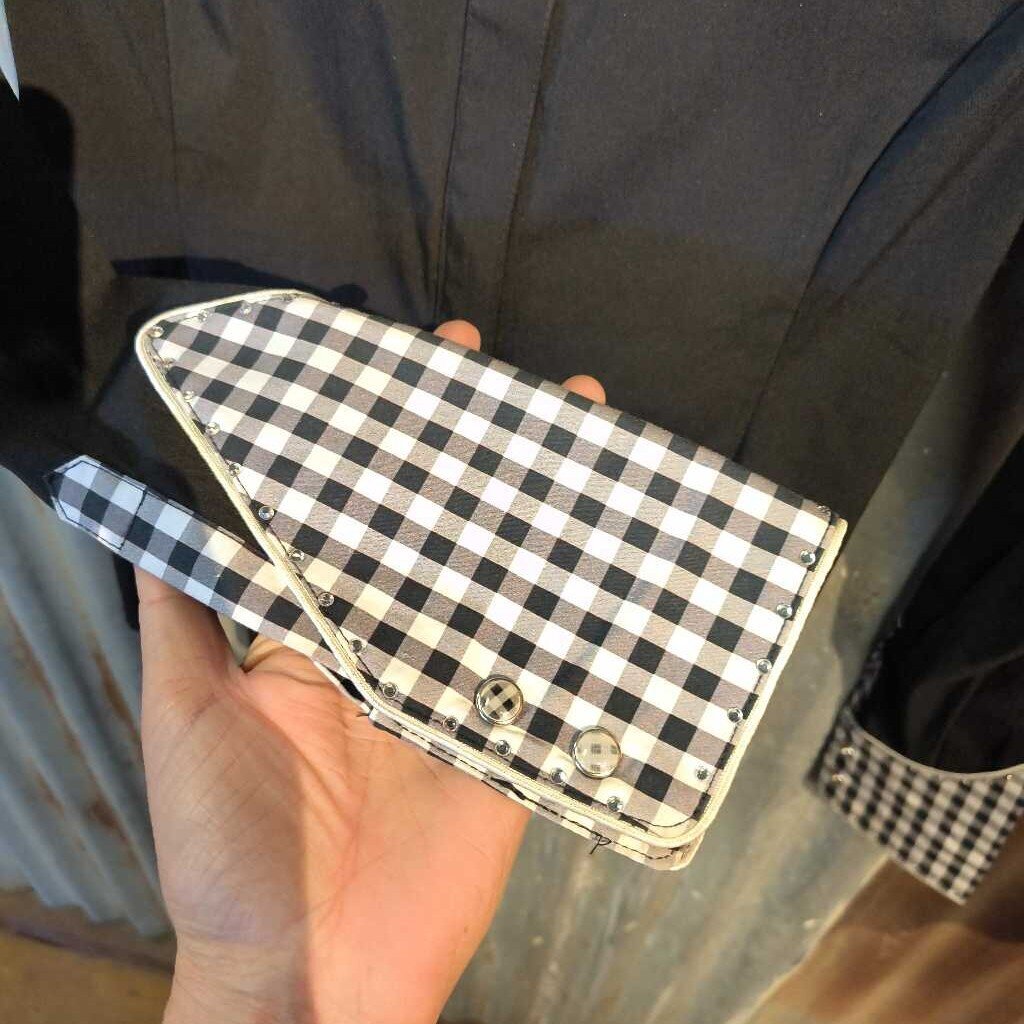 Long sleeve hidden zipper