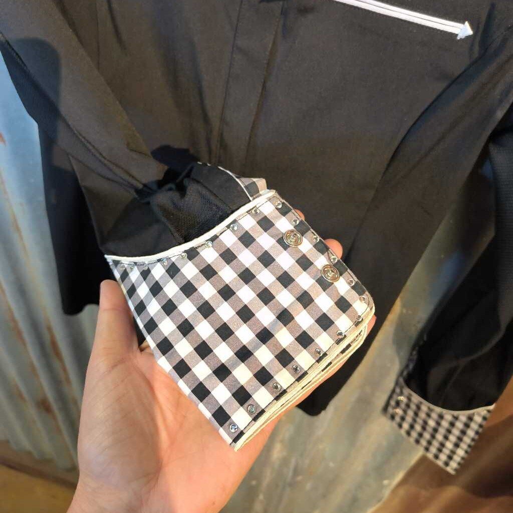 Long sleeve hidden zipper