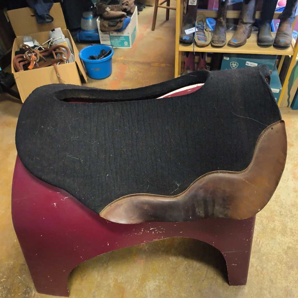 Open spine round pad
