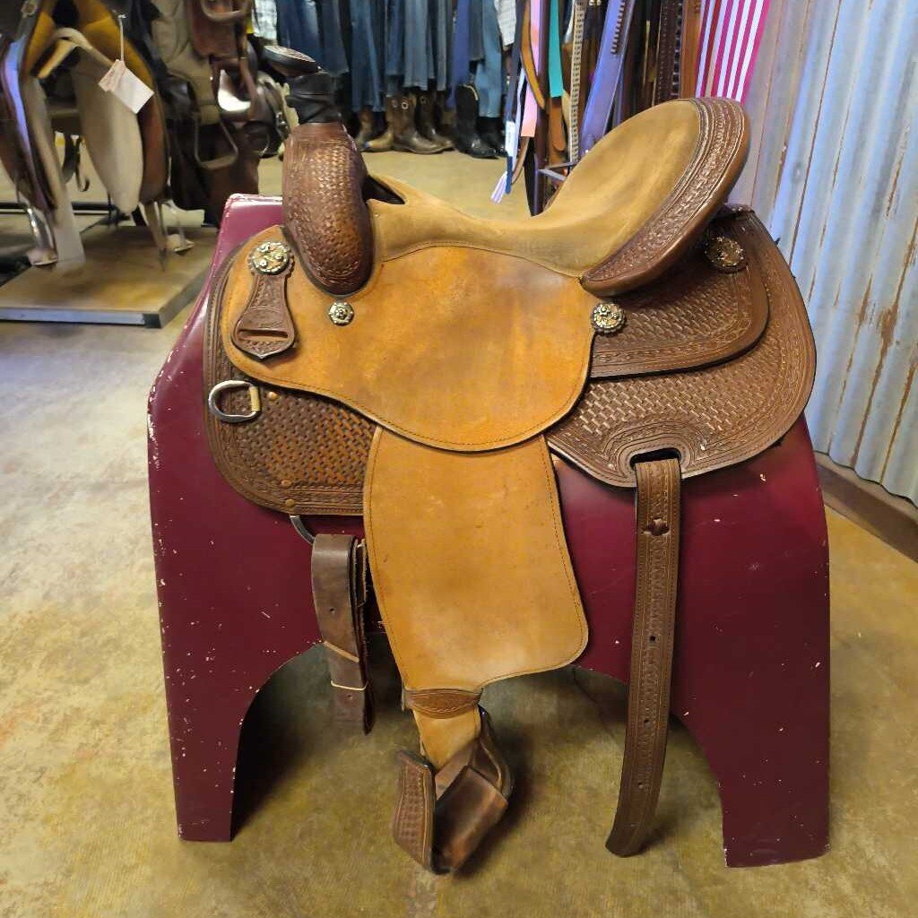 roping/ ranch saddle