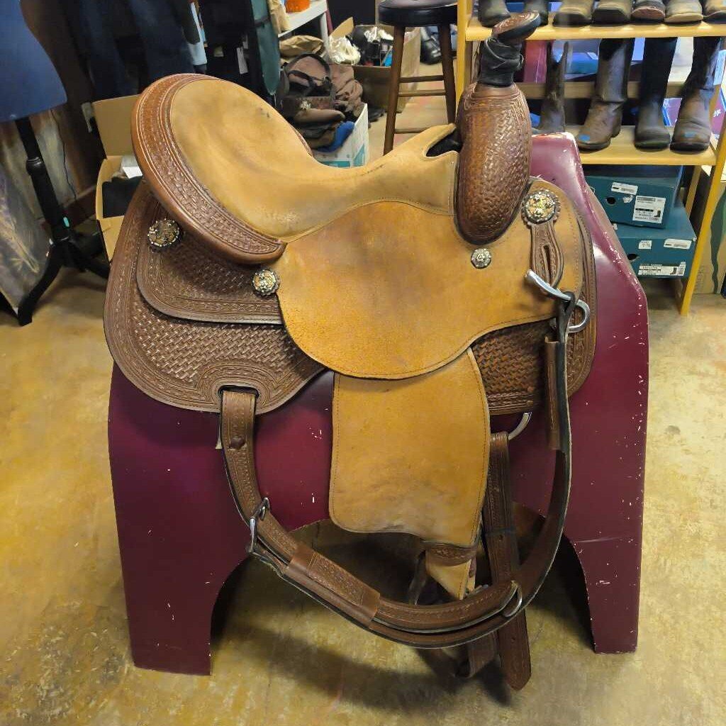 roping/ ranch saddle