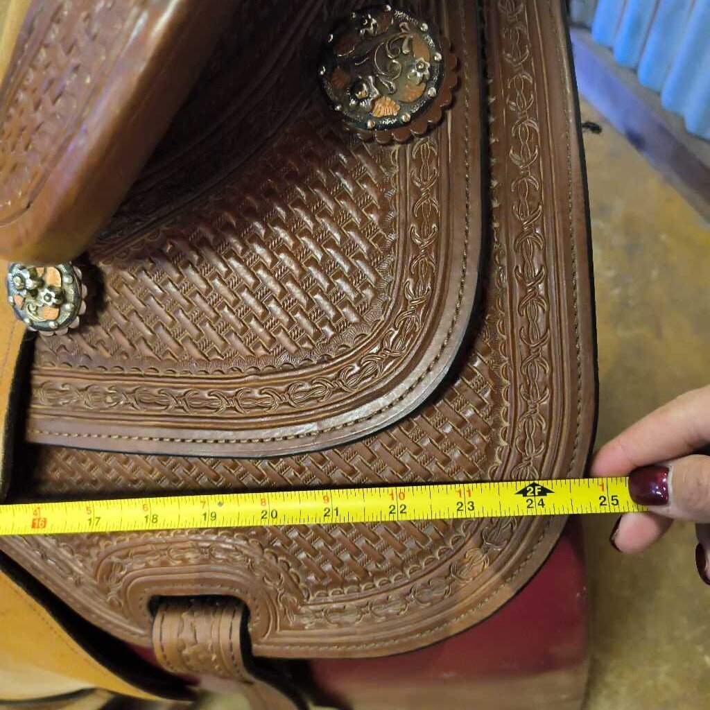 roping/ ranch saddle