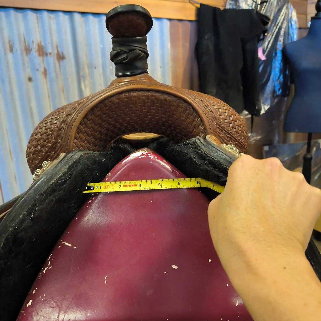 roping/ ranch saddle