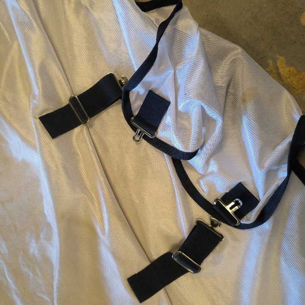 Mesh netting- soft belly and attached neck