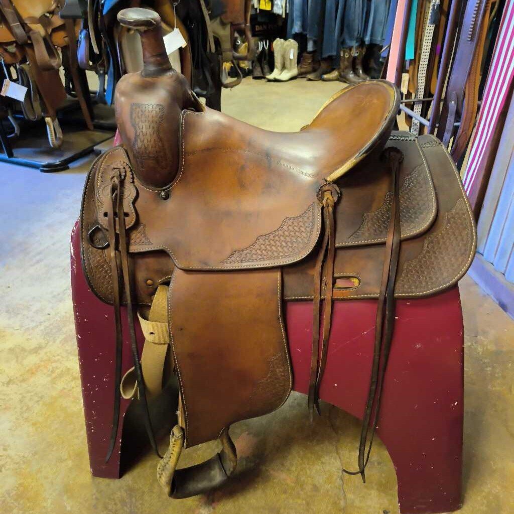 Ranch saddle